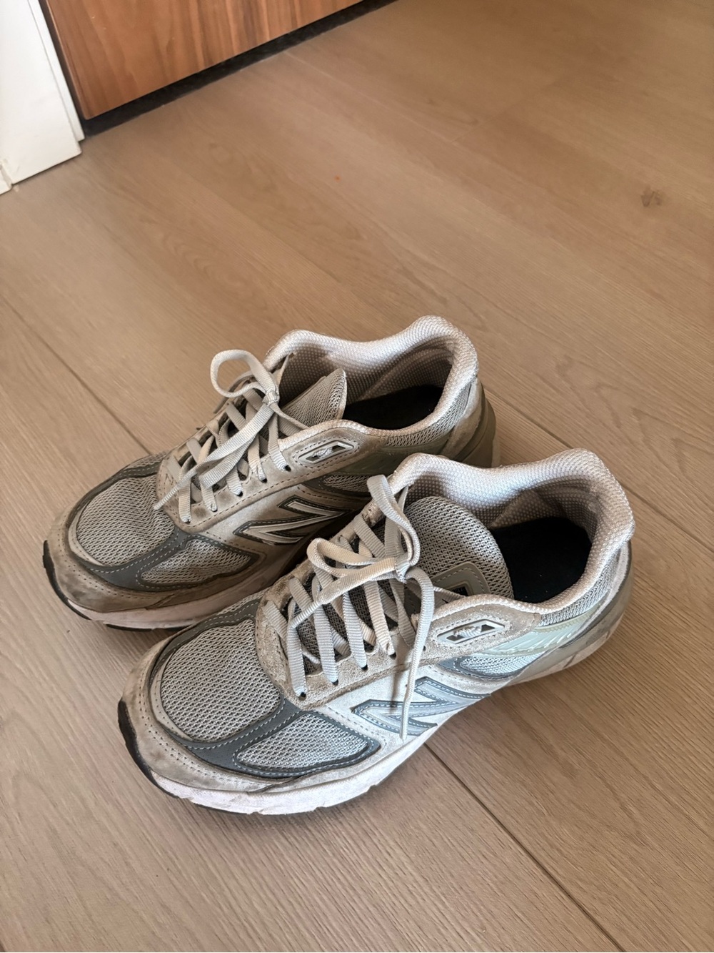 New Balance 990v5 in grey